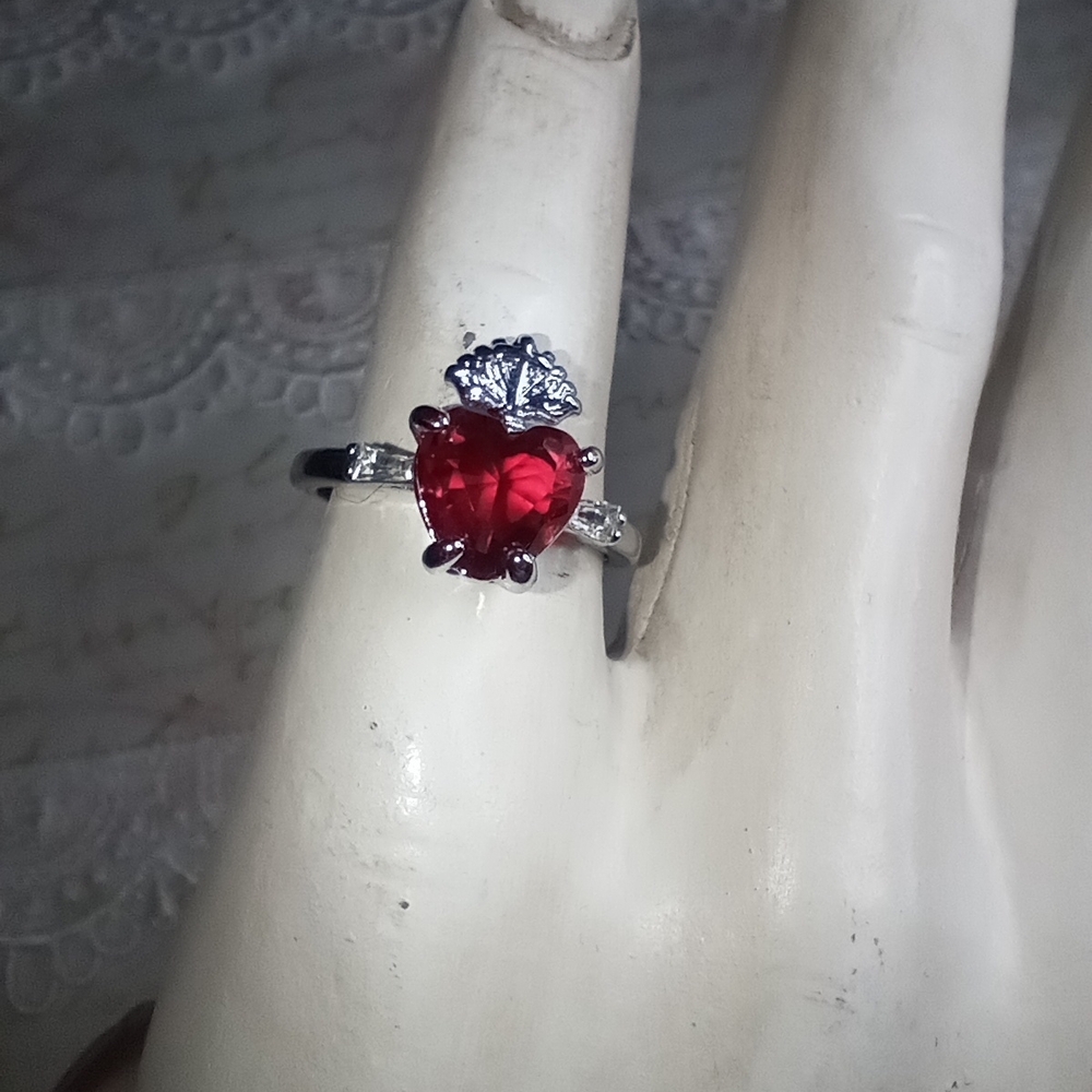 Sacred Heart Ring - Picture 2 of 7
